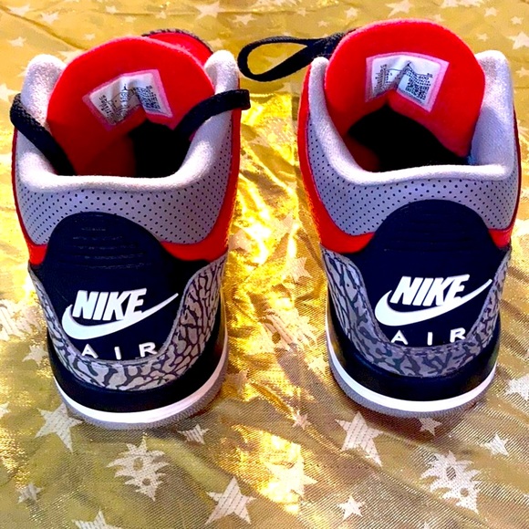 Nike Jordan Red cement 3 - Picture 2 of 4